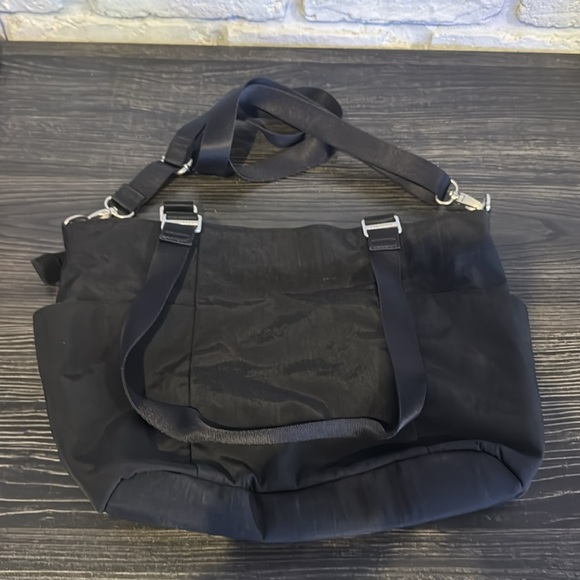 Baggalini nylon crossbody bag - Picture 3 of 8